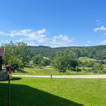 Domacija Brdar Adlešiči