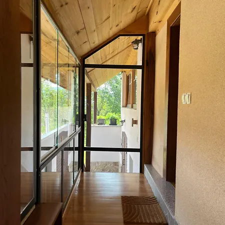Casa de Férias Domacija Brdar *
